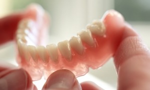illustration of full dentures 